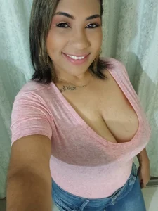 QueenxNefertit Atrarative eyes Pic 3