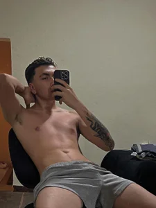 liamty_luxor i don’t need to touch you to make you tremble😏 Pic