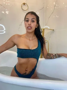 ValerieSoto Sexy in the shower 🫧 Pic 2