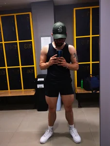 _DANTE_BIGASS Me টি ছবি