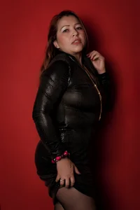 LiaTaylorr: Mature ! ( 7 фото)