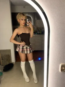 mee de valentinee_xo  3 Imagens