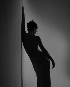 QUEEN02030 Public Pic 3