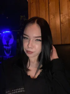 Public de BenitaWooden  2 Imagens