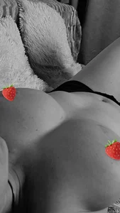 Erika_bestboobs Public  5টি ছবি