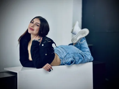 CHERRYY_BOMB_ kullanıcısının The best girl 😝 albümü -  2 fotoğraf