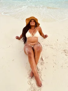 BLACK_ROSSE_1 Sun, Beach, Curves & Peace 💦 صورة واحدة|BLACK_ROSSE_1 Sun, Beach, Curves & Peace 💦 صورتان|BLACK_ROSSE_1 Sun, Beach, Curves & Peace 💦  6 صور|BLACK_ROSSE_1 Sun, Beach, Curves & Peace 💦  6 صورة