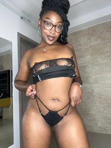 YallianaBrooks Sensual ebony 🔥 Foto 4