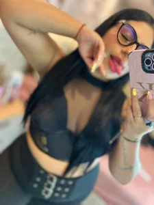 kyana_cream Black looks great on me. lol Pic