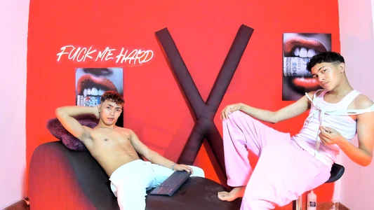 antho and yeff 💙 de AVENGER_BOYS2026  2 Imagens