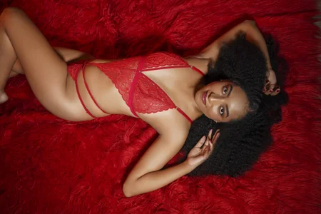 NAHOMI_MILLER Get to know me Pic 3