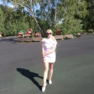 KyliePagA pleasant walk love Bild 3