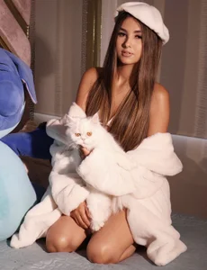 MaddyOwens: Soft afternoon ( 3 фото)