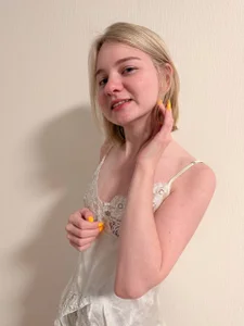 OdelinaFicken in white dress Pic 9