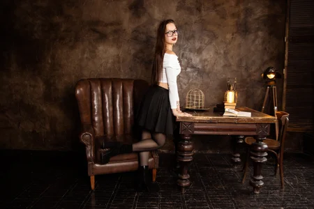 BetsyKissのJust your teacher🧐の 4枚の写真