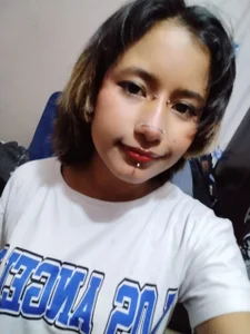 Annieeee_ Public Pic 3