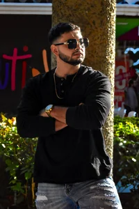 Andrew_Brown seductive for you Pic 4