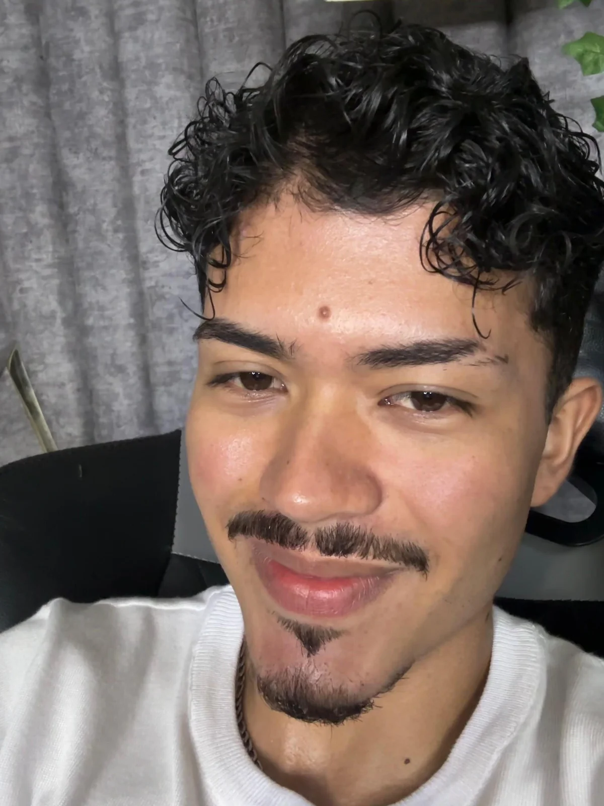 Foto em tendência de NicolaiKarav 328