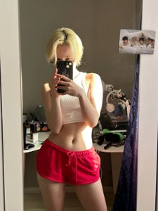 LyndseyDresser's Cute me ;) Sex Photo 4