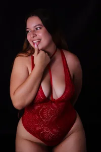 chloe_leroy_ Delicious curves Pic