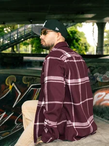 Look at me. Desé me. But remember who has control. de matteosantos  3 photos