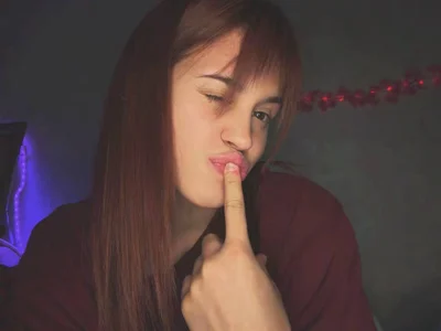 lovely_redhead Home Vibe Pic