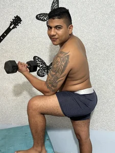 Me ✨ de BradKamil  2 Imagens