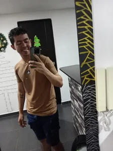 Gaymenhot Public Foto 4