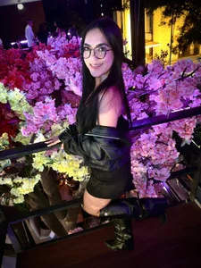 victoria_hokings Night, flowers and a beautiful smile...🌸 slika 3
