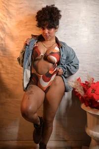 LuckySwagson: It's hard to think every time you put it here, just enjoy my pictures. ( фото)