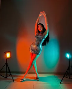 Sussyrosse_ Fire in the look Pic 4