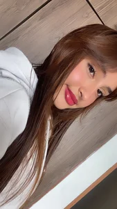 Layla_Falls Public  4. fénykép