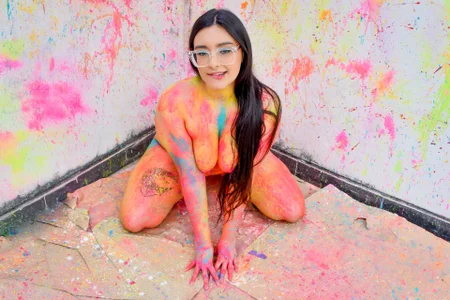 Isis_Osman painting session Foto 5