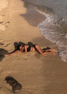 Lustfull_Trans Let waves touch your feet Hình 3