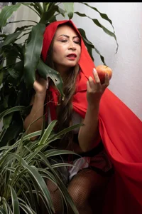 Rousemilf4u Your little red riding hood❤️ Foto 5