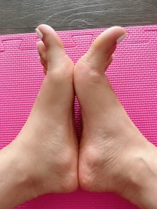 feetalicious My feet a licious 😜🔥🔥 Foto