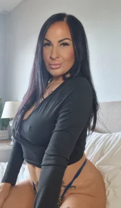 Layla_UK Worship me Pic