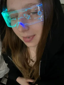 QueenHex Public Pic 3