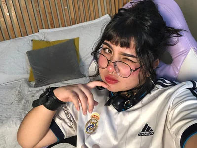 Zara_Snow kullanıcısının I'm not perfect, but I have my charm. albümü -  4 fotoğraf