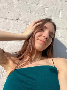 PetraHambelton Sunny evening😋 Pic 3