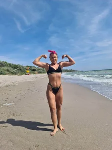 Annyfit4you Summer on the beach Pic 3