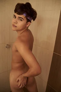 justinbilerのPlay with me or for meの枚の写真