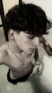 Thomas_Big_dick kullanıcısının 👀👀👀. albümü -  2 fotoğraf