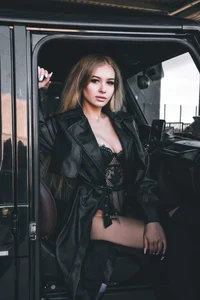 blonde in black de _NigoNika  photos
