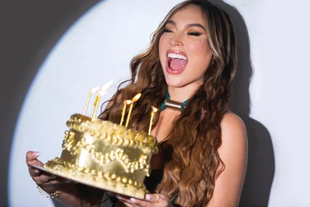 Lizz_Tayler Happy birthday Pic 2