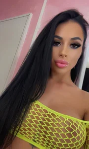 Kasandra_One Public Pic 4