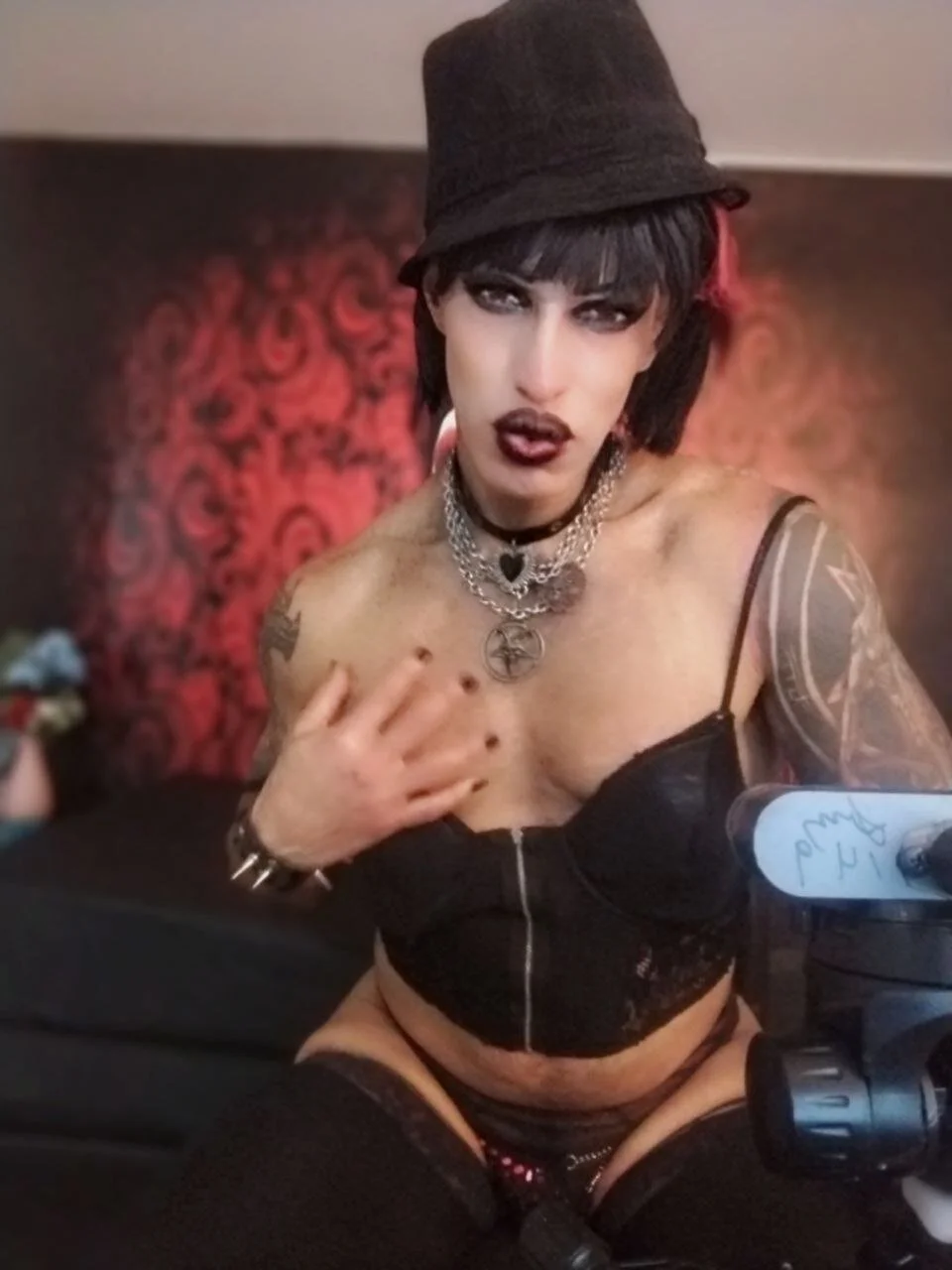 Трендове зображення  6119 LILITH_MUSCLE_HELL