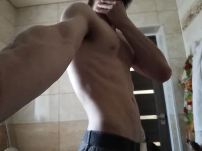 KaelNox In a married woman's bathroom when she need a little help at home  3টি ছবি