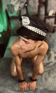 owen__johnson Let yourself be carried away by my charms 🥰 Pic 2