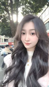 onlylove-006: Public ( 3 фото)